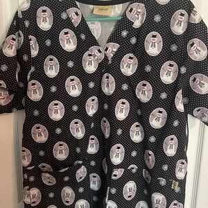 Tafford winter/seasonal Vneck 2pocket scrub top szM